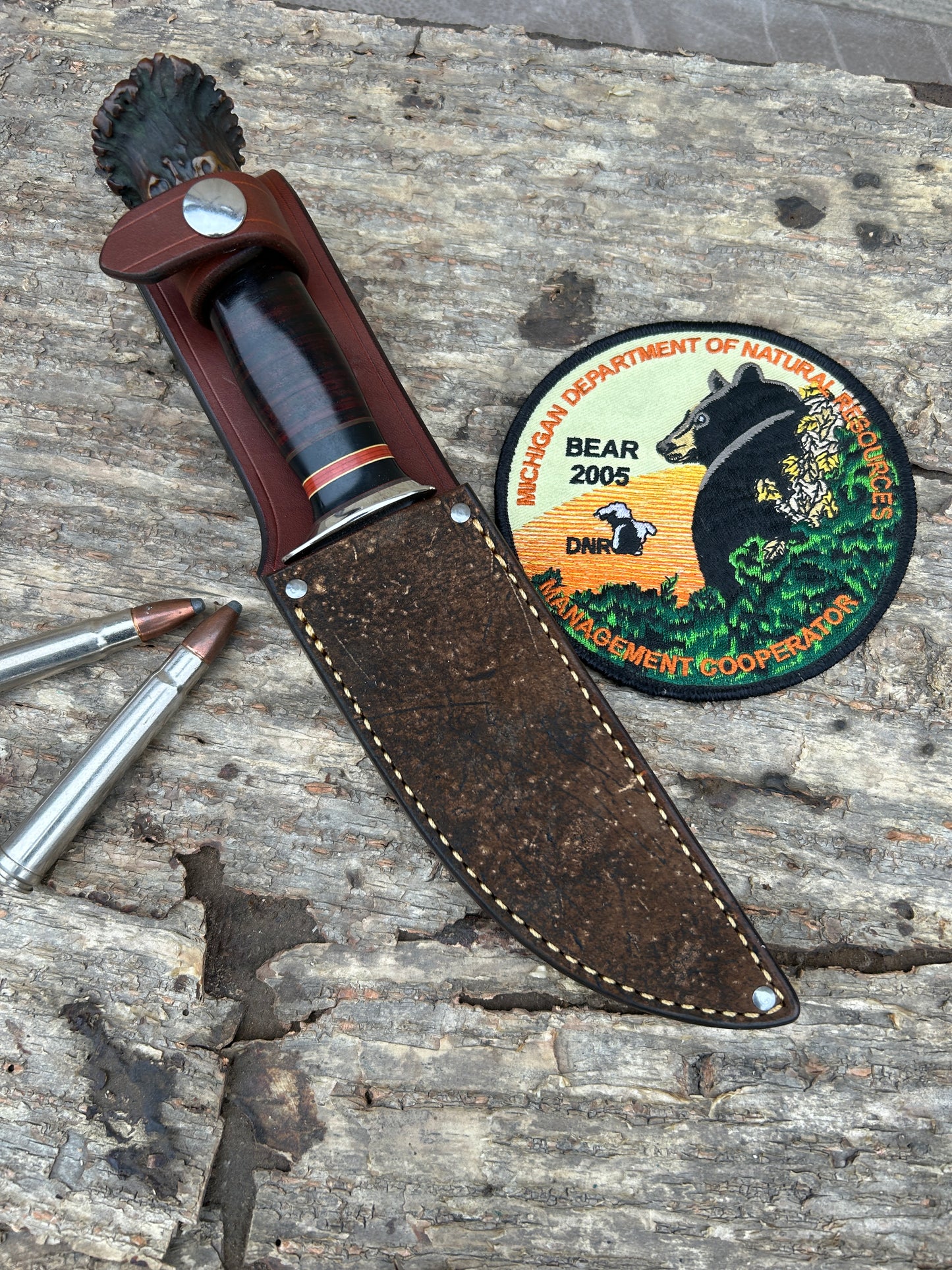 Treeman Bear & Trout Knife 1095  Crown Stag