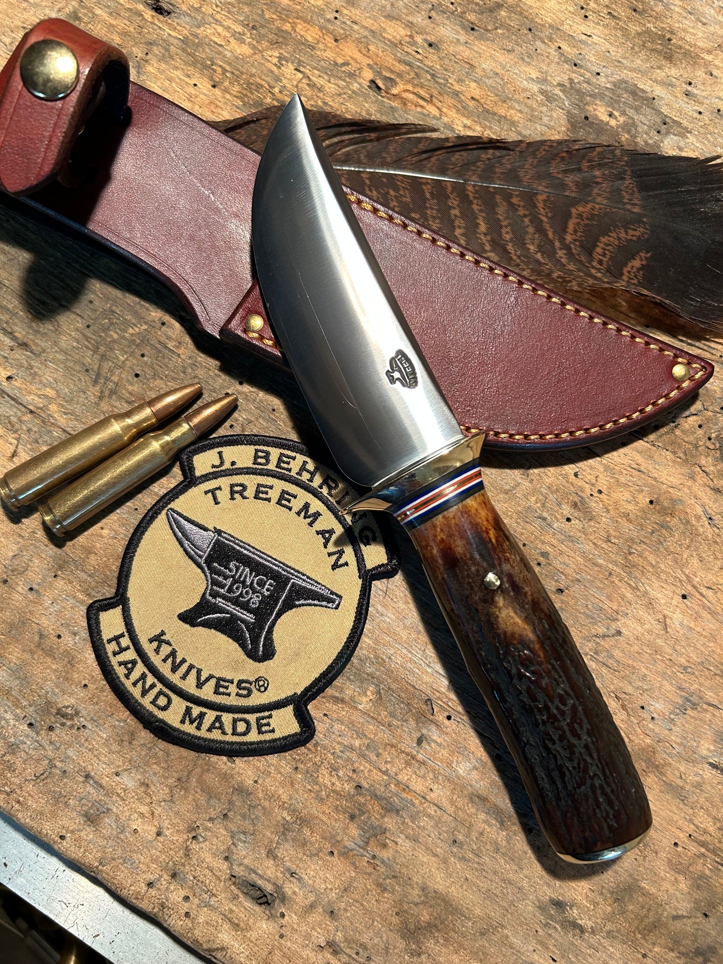 Treeman Iron Mountain Hunter 4 5/8" Blade Blood Stag Brass