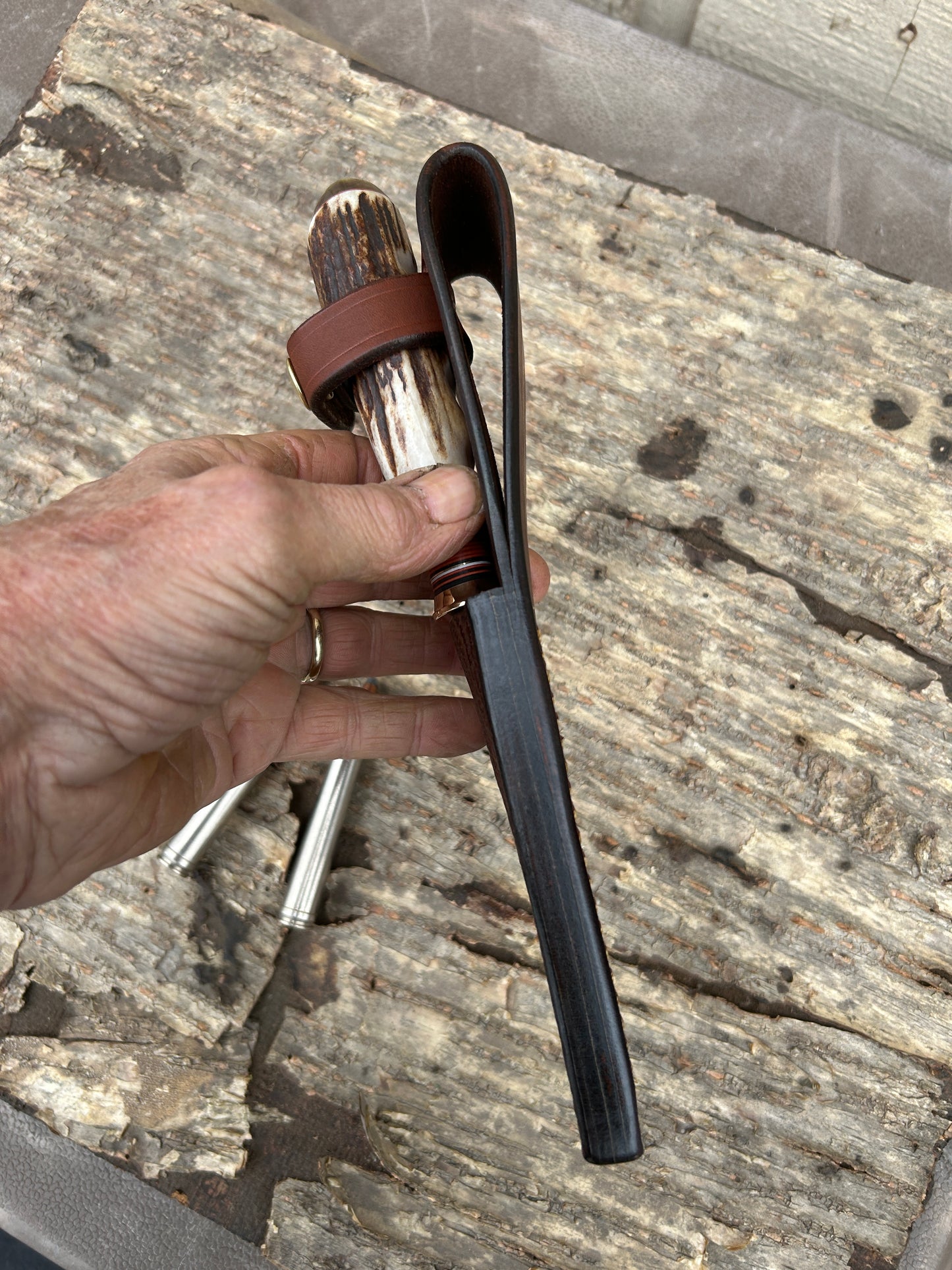 Treeman Alaskan AEB-L stainless finger grip sambar stag ox butt shark sheath