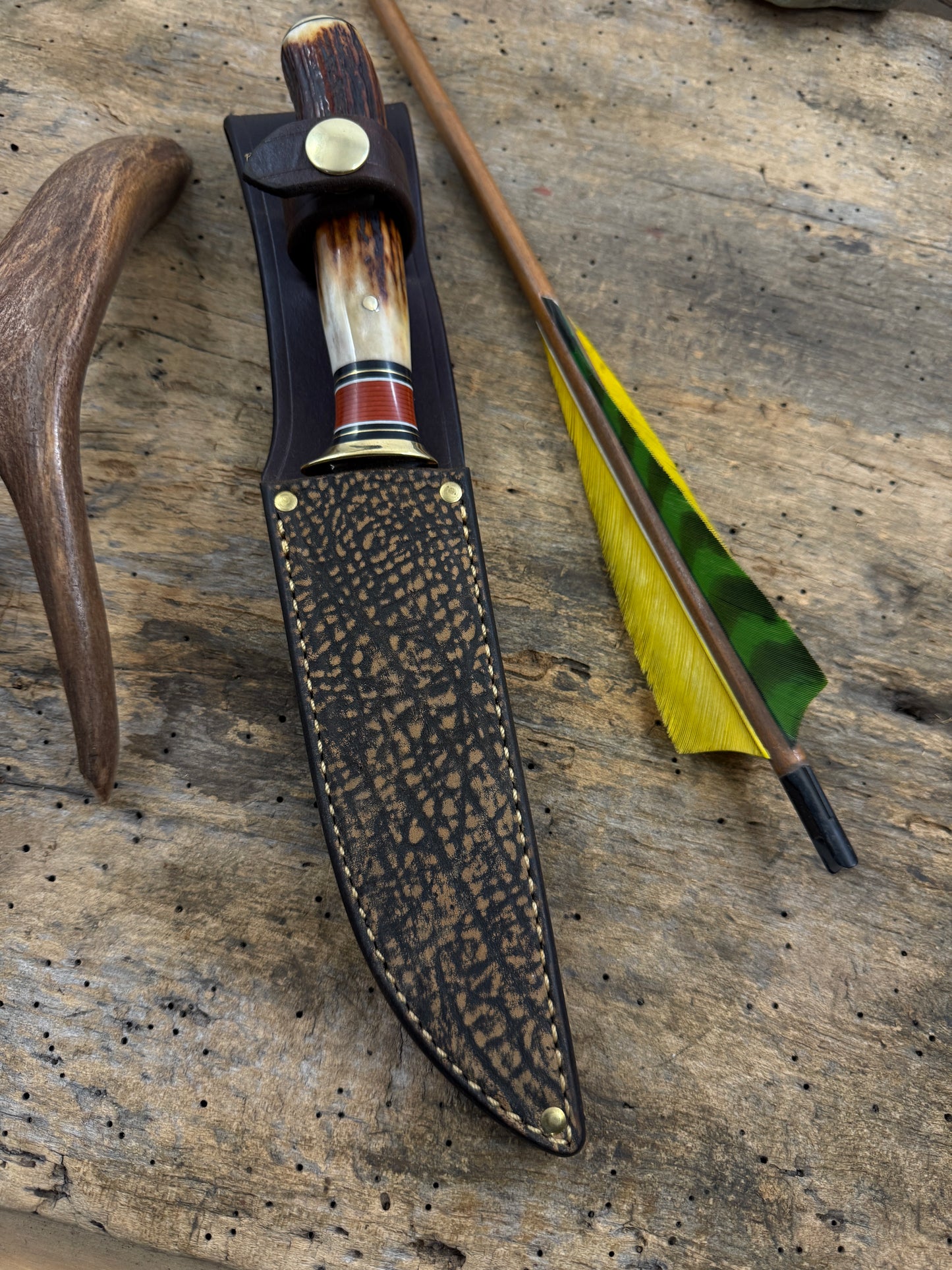 Treeman Old School 5 1/2" Deer & Trout Hunter . Brass real Red Sambar Stag Pinned Brass Butt