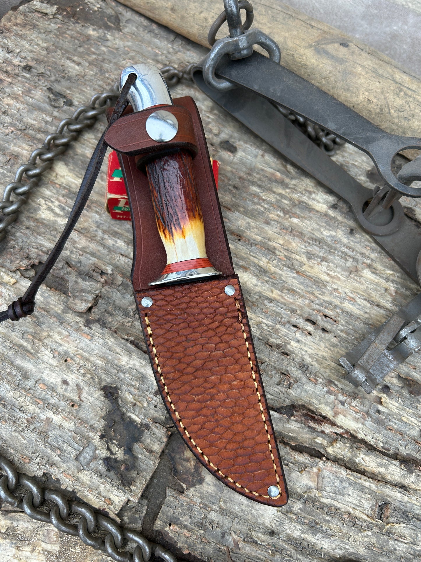 Treeman Deer & Trout 4" Red Stag Aluminum Beaver Tail Sheath