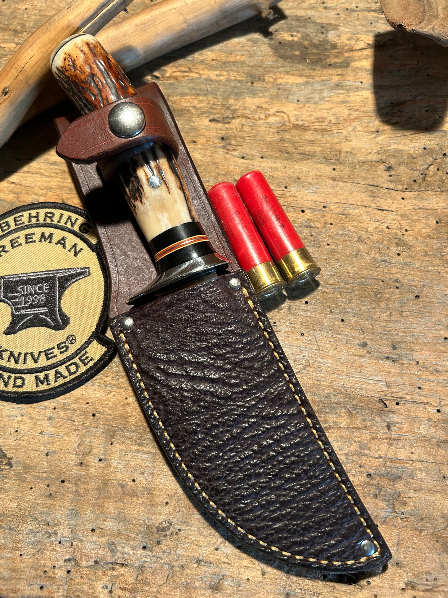 Treeman Fox River Hunter AEB-L Nickel Red Sambar Stag Ox Cap Shark sheath