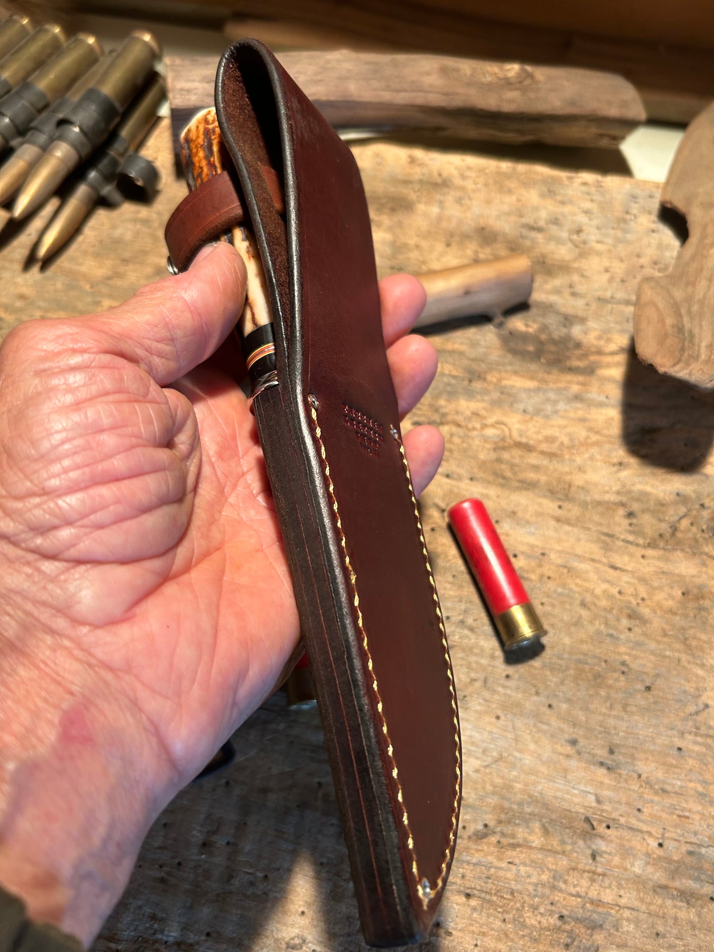 Treeman Fox River Hunter AEB-L Nickel Red Sambar Stag Ox Cap Shark sheath