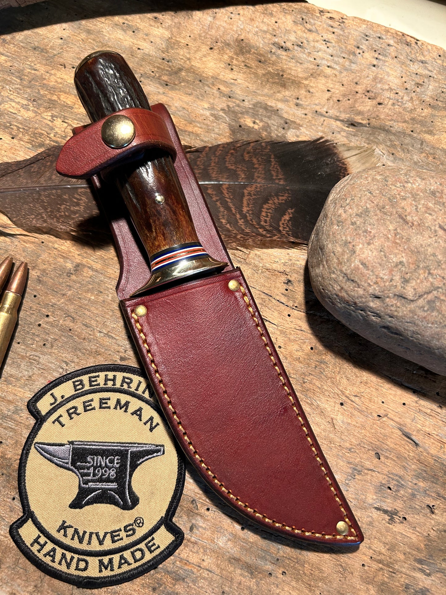 Treeman Iron Mountain Hunter 4 5/8" Blade Blood Stag Brass