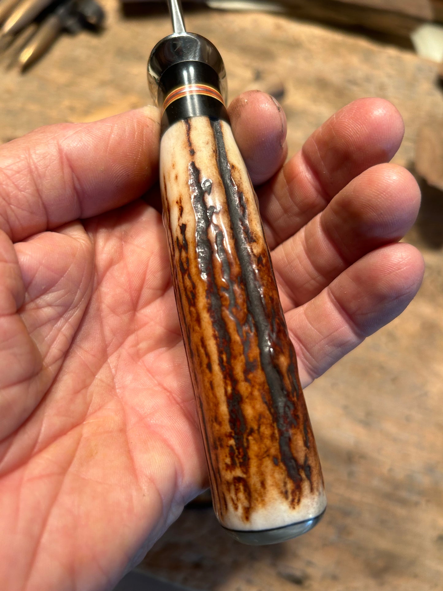 Treeman Fox River Hunter AEB-L Nickel Red Sambar Stag Ox Cap Shark sheath
