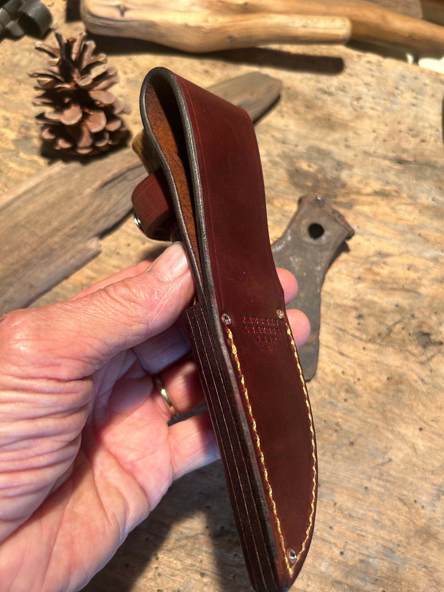 Treeman Lil" Caper 3" Blade Horsehide Crotch Stag Belt Sheath