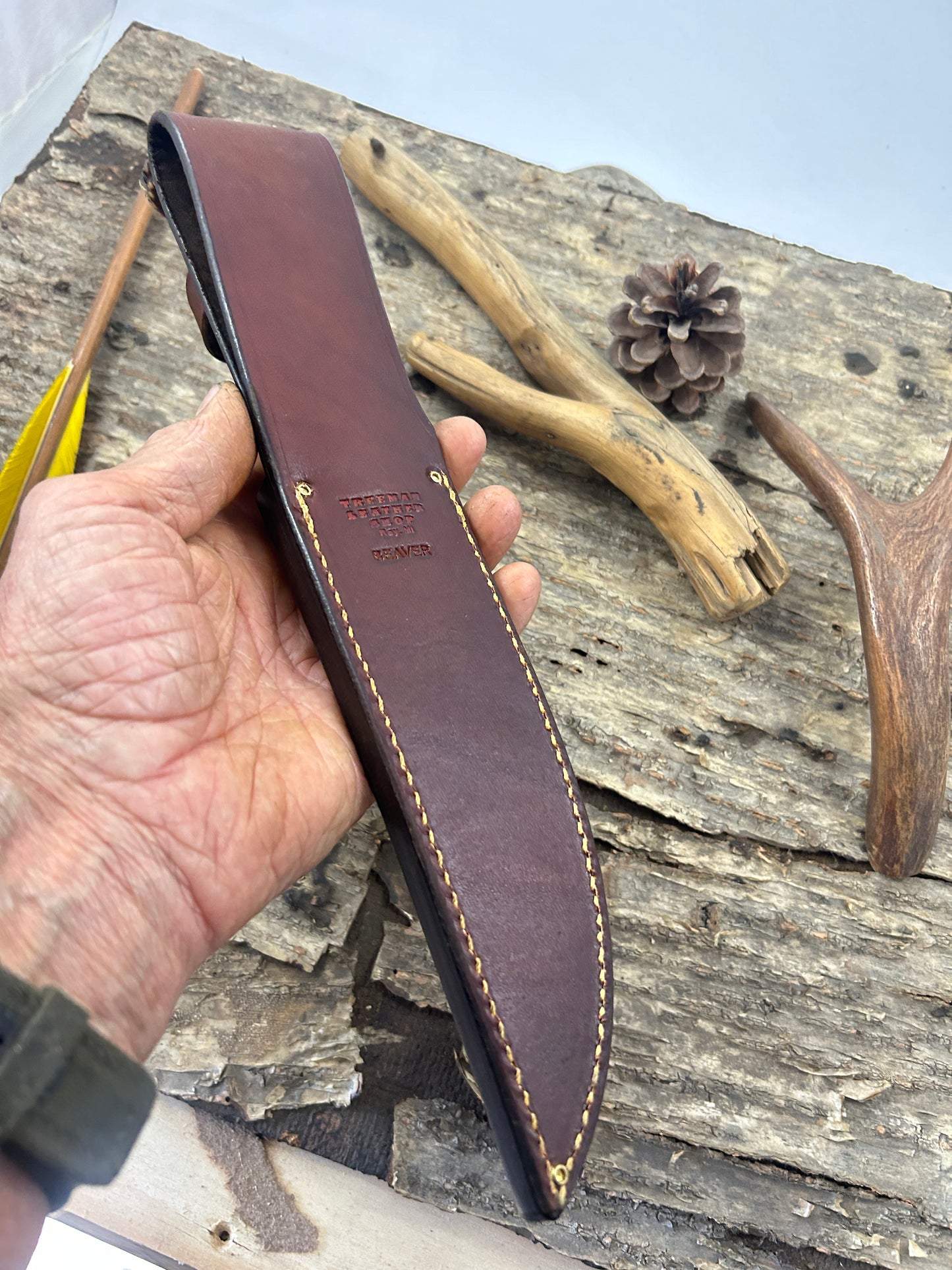 Treeman 7" Huron Hunter Brass Horse Hide Wisconsin Crown Stag pinned Butt BEAVER TAIL Sheath