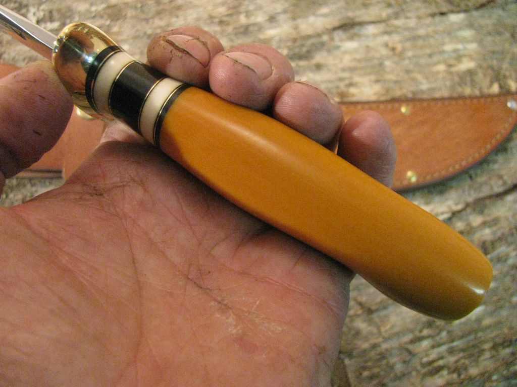 Double skull Fighter' Bumble Bee' Yellow Micarta