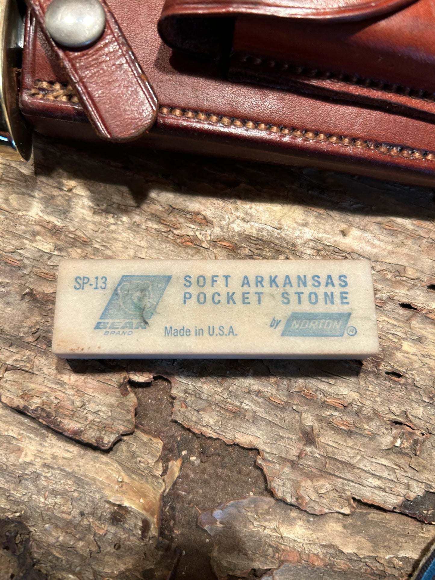 Randall Model 12-8 Big Bear Bowie 1971 Rough Back Sheath White Stone  Exc condition