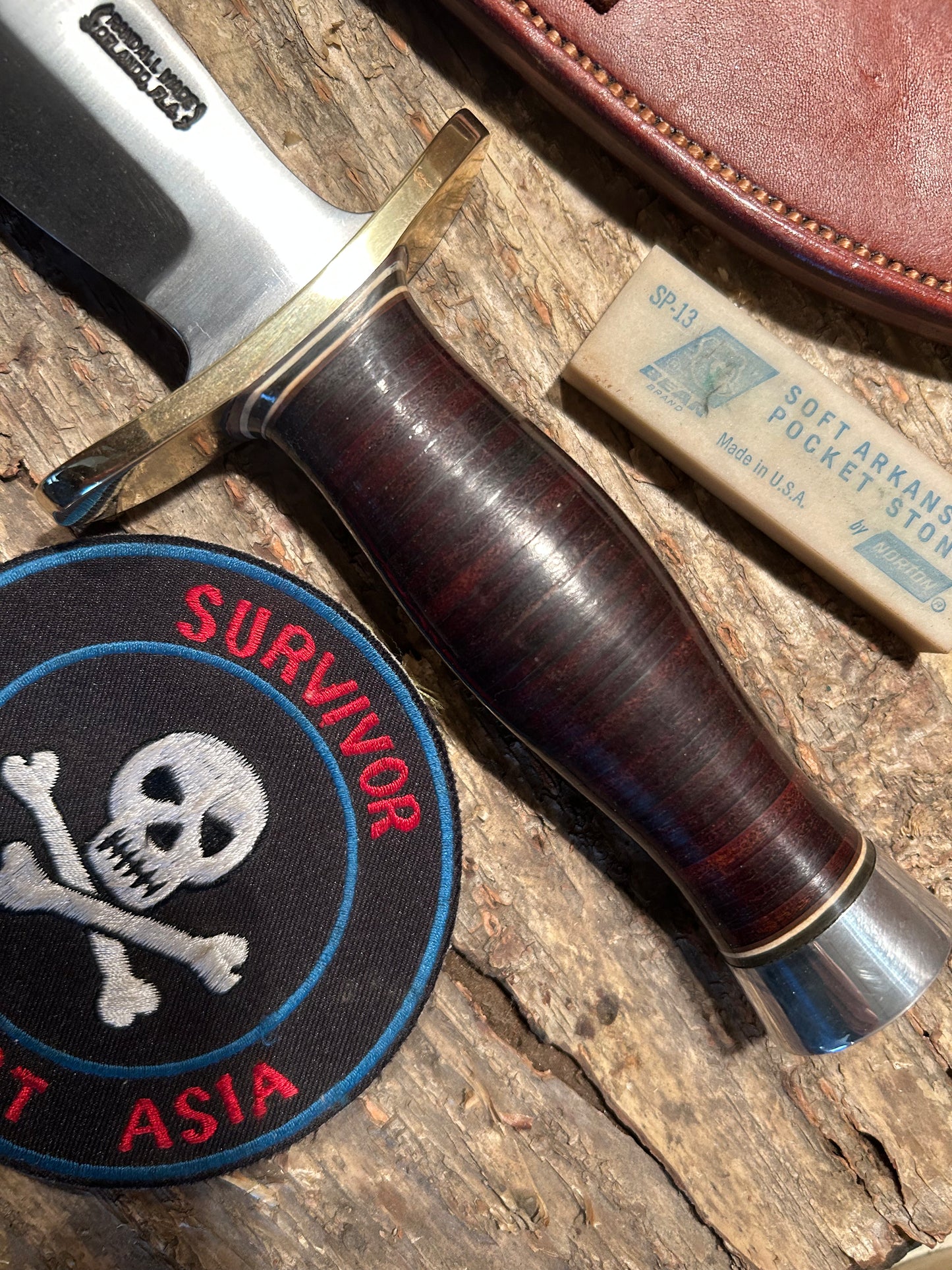 Randall Model 12-8 Big Bear Bowie 1971 Rough Back Sheath White Stone  Exc condition