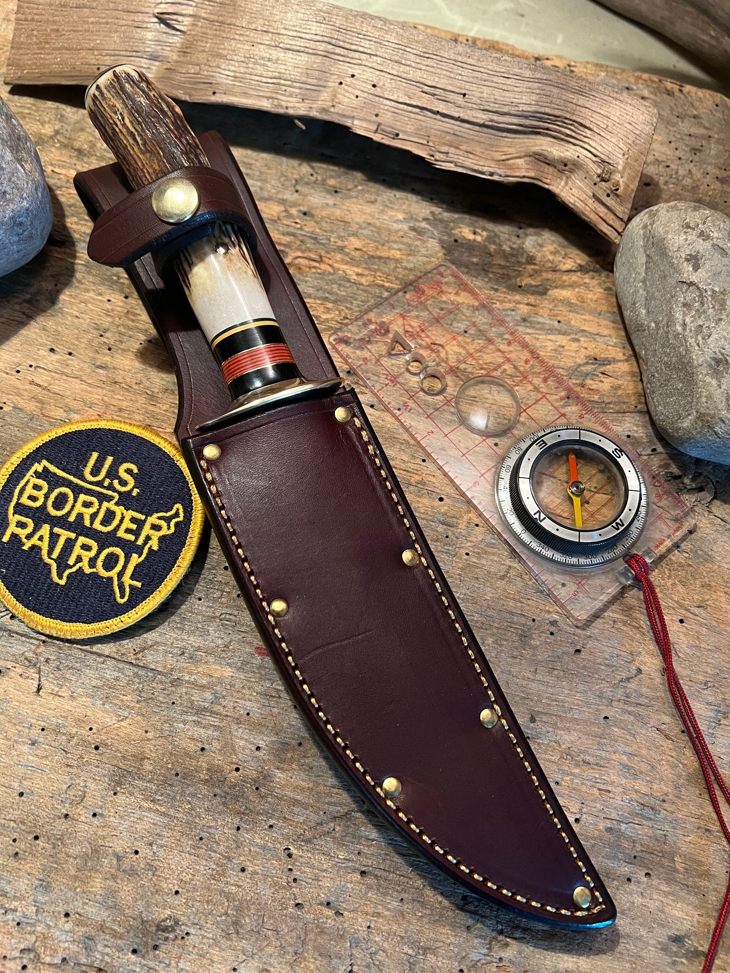 Treeman 6" Skull fighter brass , Stag , tie down sheath