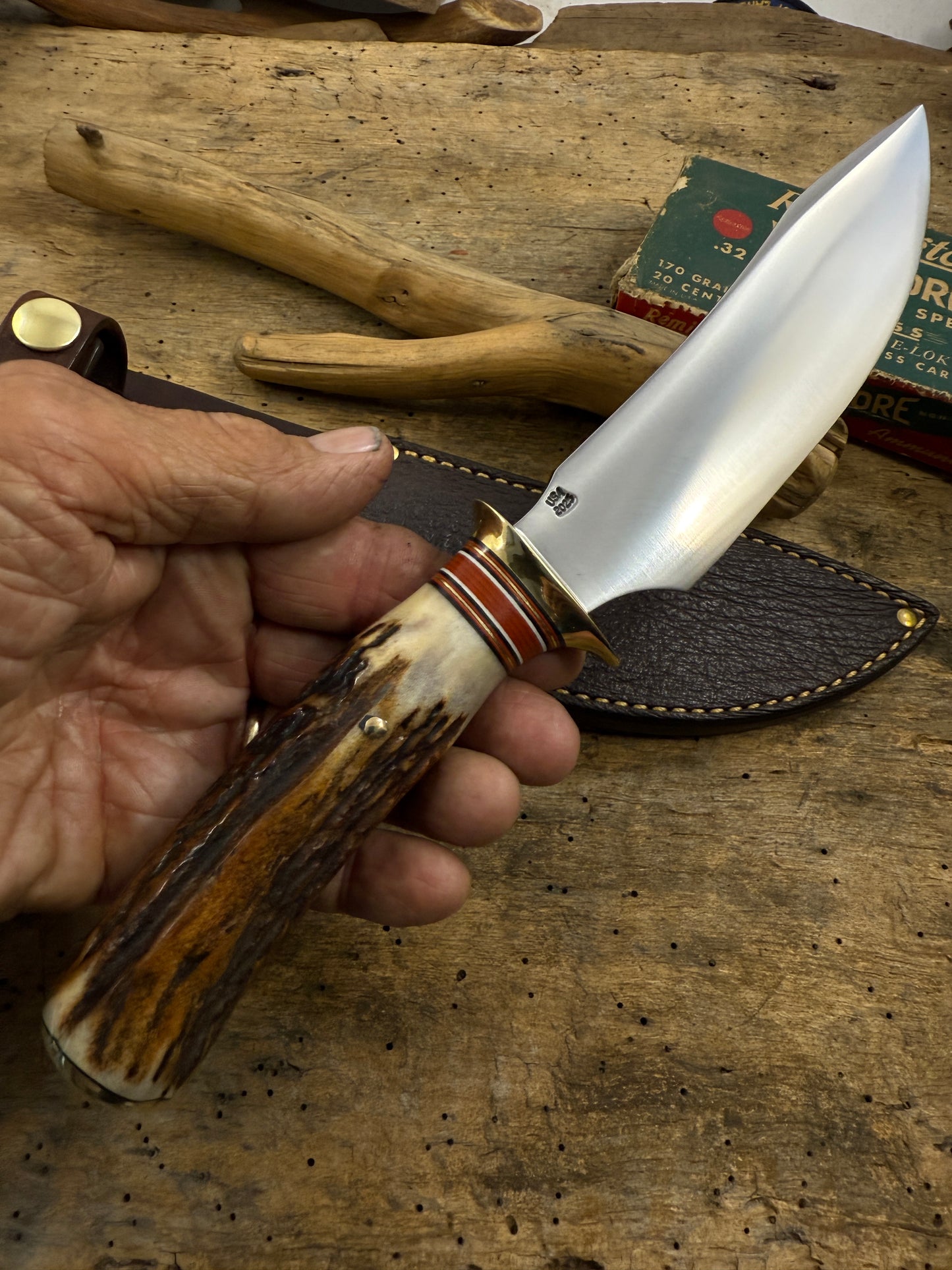 Treeman Beautiful Semi Skinner 5 3/4" Blade Red Stag Shark