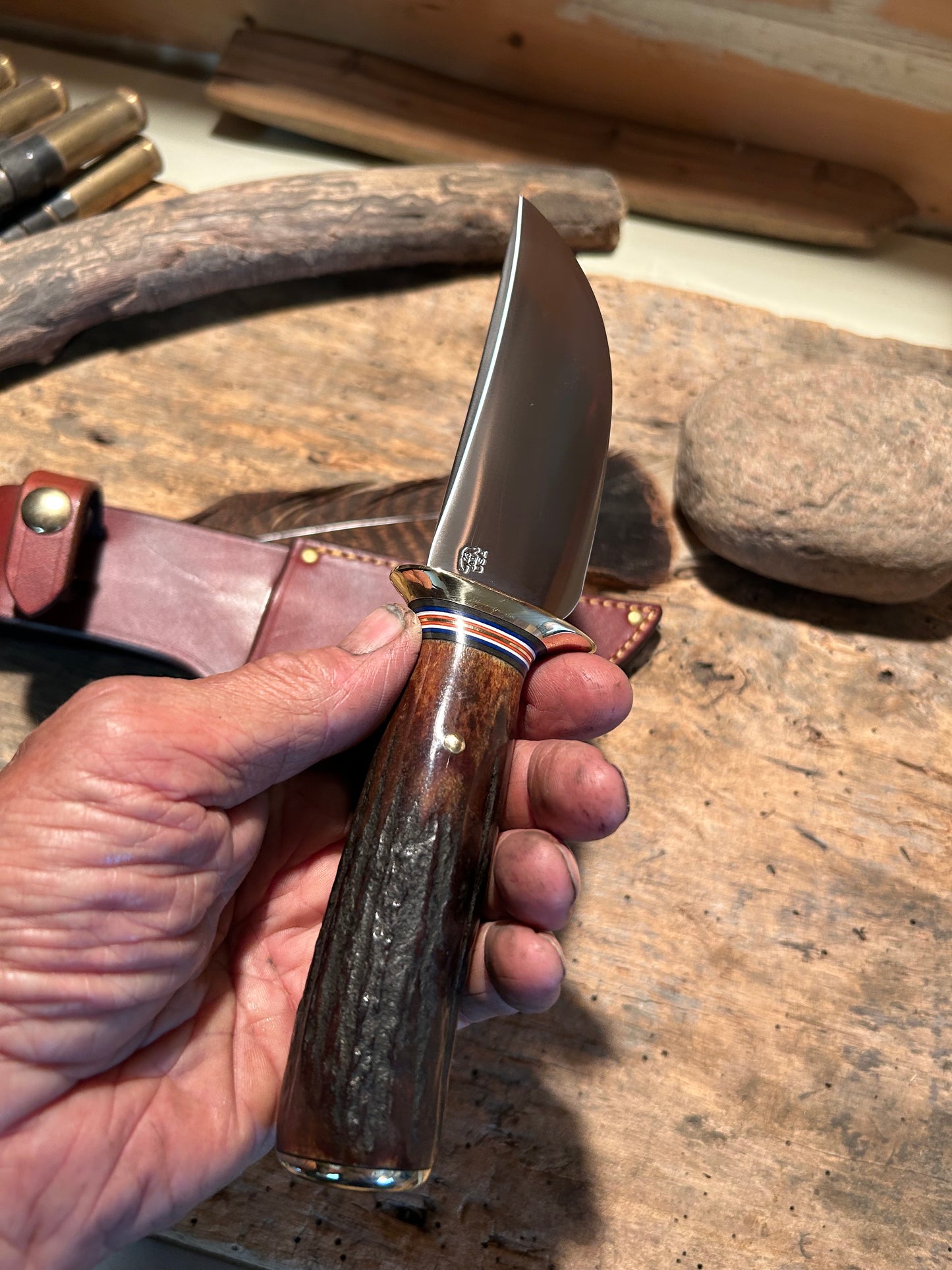 Treeman Iron Mountain Hunter 4 5/8" Blade Blood Stag Brass