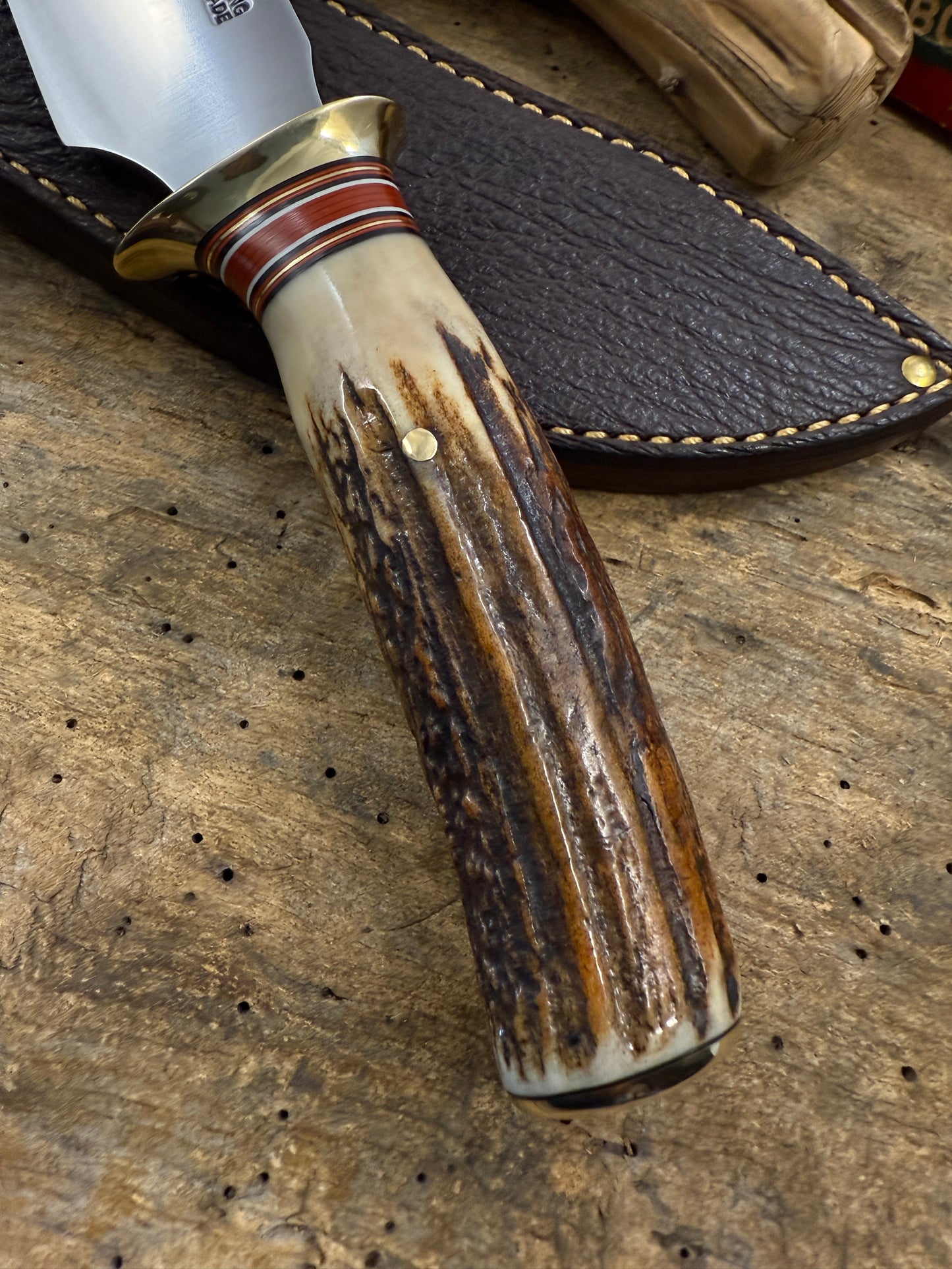 Treeman Beautiful Semi Skinner 5 3/4" Blade Red Stag Shark