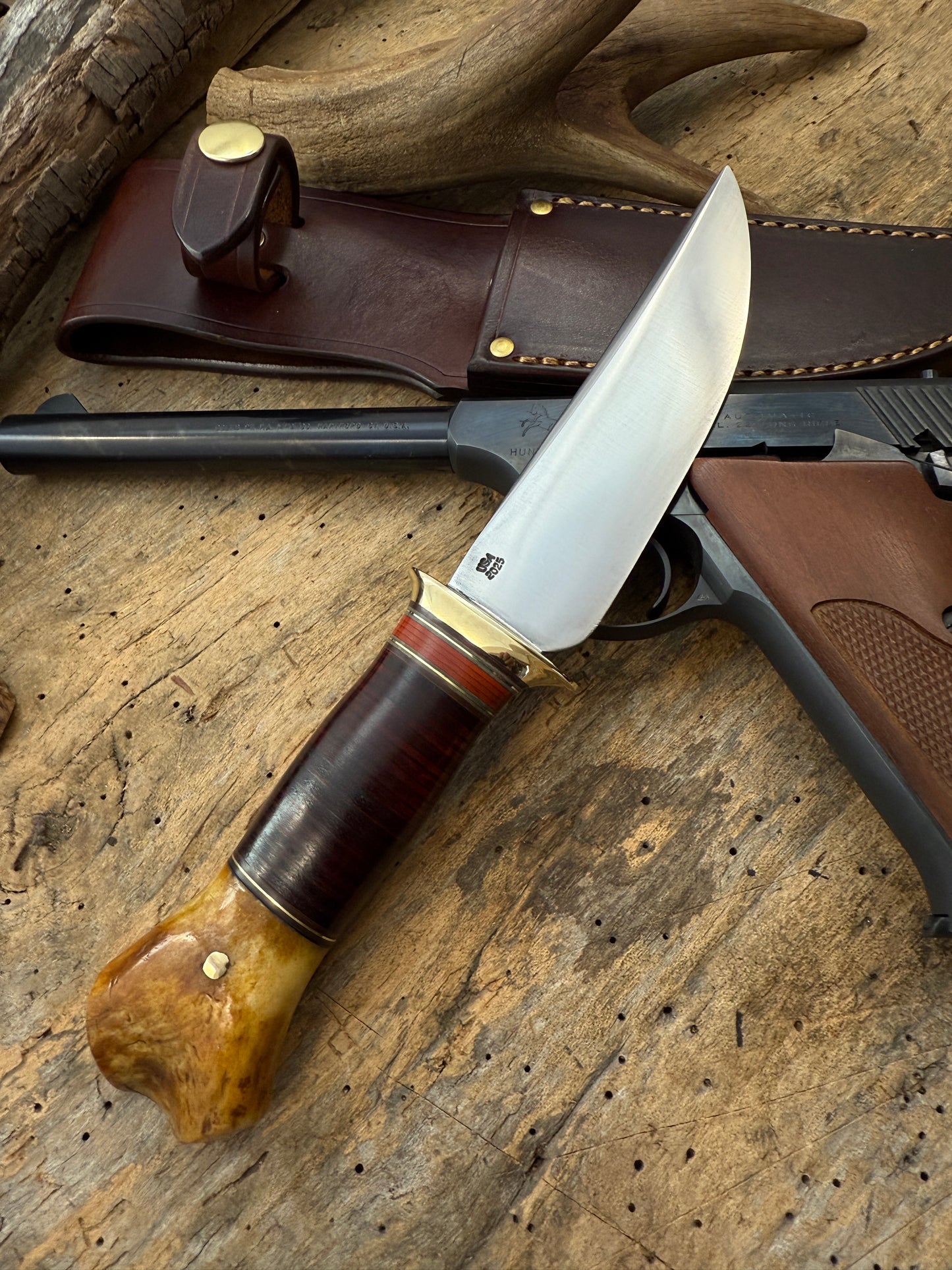 Classic Big Bay Hunter 4 5/8" Blade Horse Hide Crotch Stah