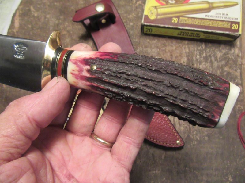    Big Bay Hunter Red Stag Hippo Cap Shark Skin Sheath