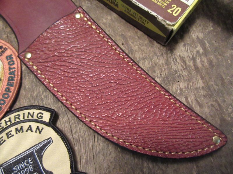    Big Bay Hunter Red Stag Hippo Cap Shark Skin Sheath